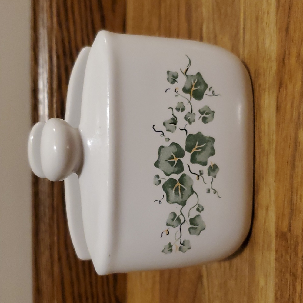 Corelle Callaway Napkin Holder Green Ivy Pattern By Jay Import Company - Picture 4 of 8